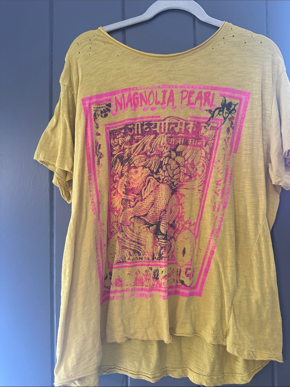 Magnolia Pearl Spiritual Walk
Tee. NWT